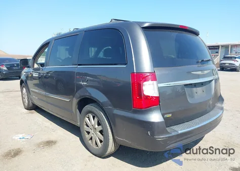 2016 Chrysler Town & Country Touring z USA, uszkodzony, nr VIN 2C4RC1BG3GR268961